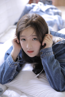电影丰满女邻居的奶水