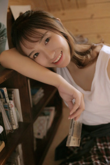 父母谈恋爱被女儿撞见瞬间害羞